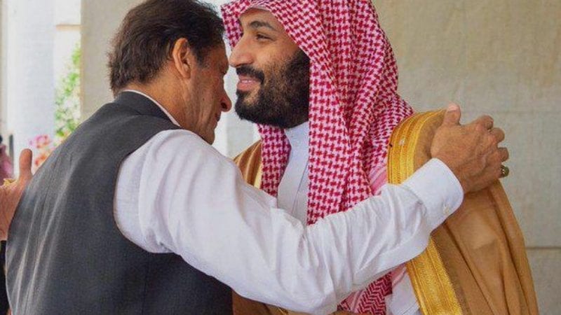 پاکستانی وزیر اعظم عمران خان نے شاہ سلمان ، ولی عہد شہزادہ محمد بن سلمان سے ملاقات میں سعودی عرب کے لئے اپنے ملک کی مکمل حمایت کا اظہار کیا۔