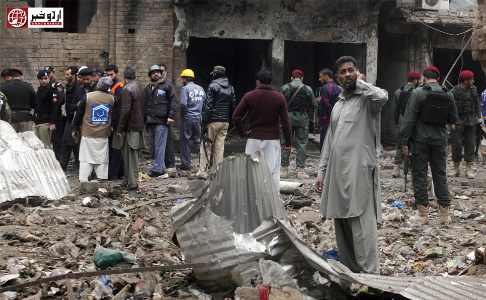 پشاور مدرسے میں دھماکہ، 7 افراد شہید جبکہ سو سے زیادہ زخمی