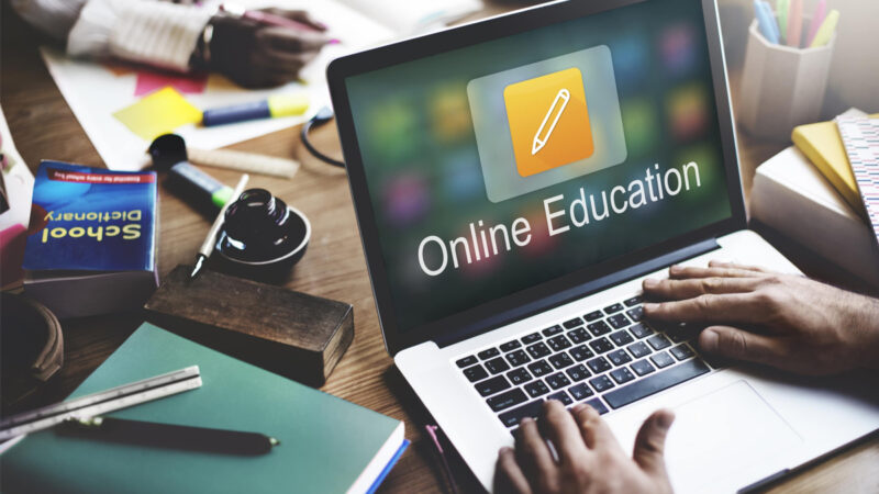 مفت آن لائن تعلیم کے لئے 7 ویب سائٹس سے متعلق جانیے