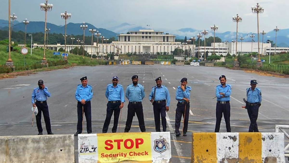 پی ٹی آئی لانگ مارچ: اسلام آباد جانے والے راستے بند کئے جانے کا امکان