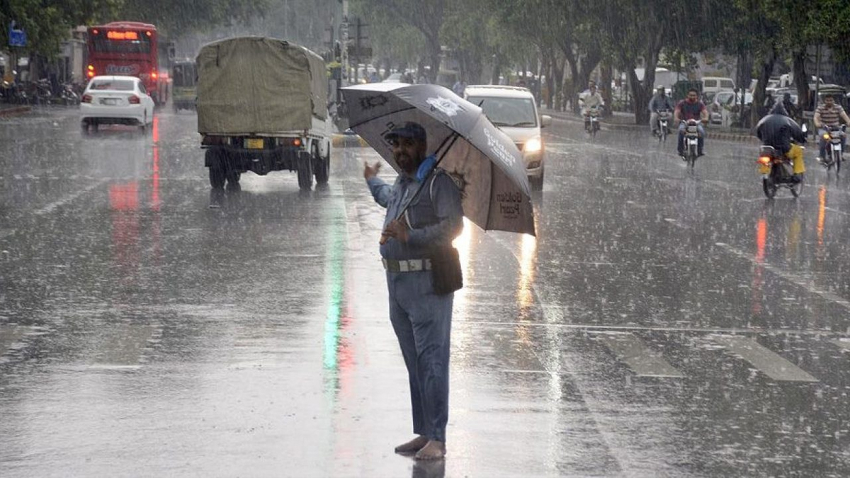 کراچی میں دوبارہ کب بارش ہو گی؟￼
