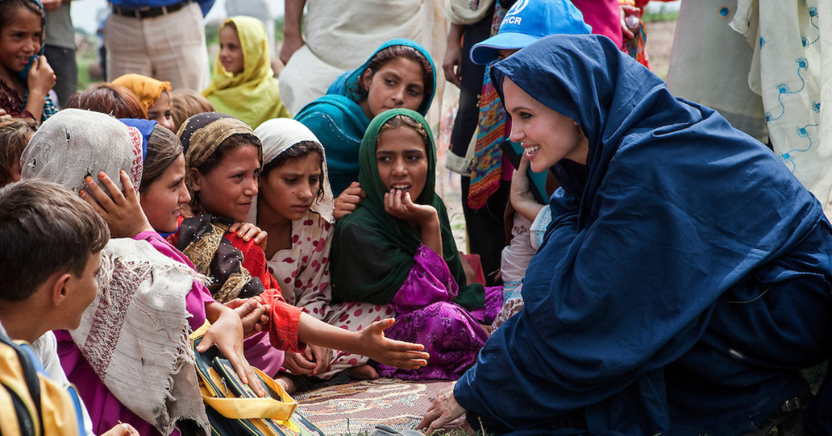  پاکستان: انجلینا جولی کی سیلاب زدگان کے ساتھ اظہار یکجہتی