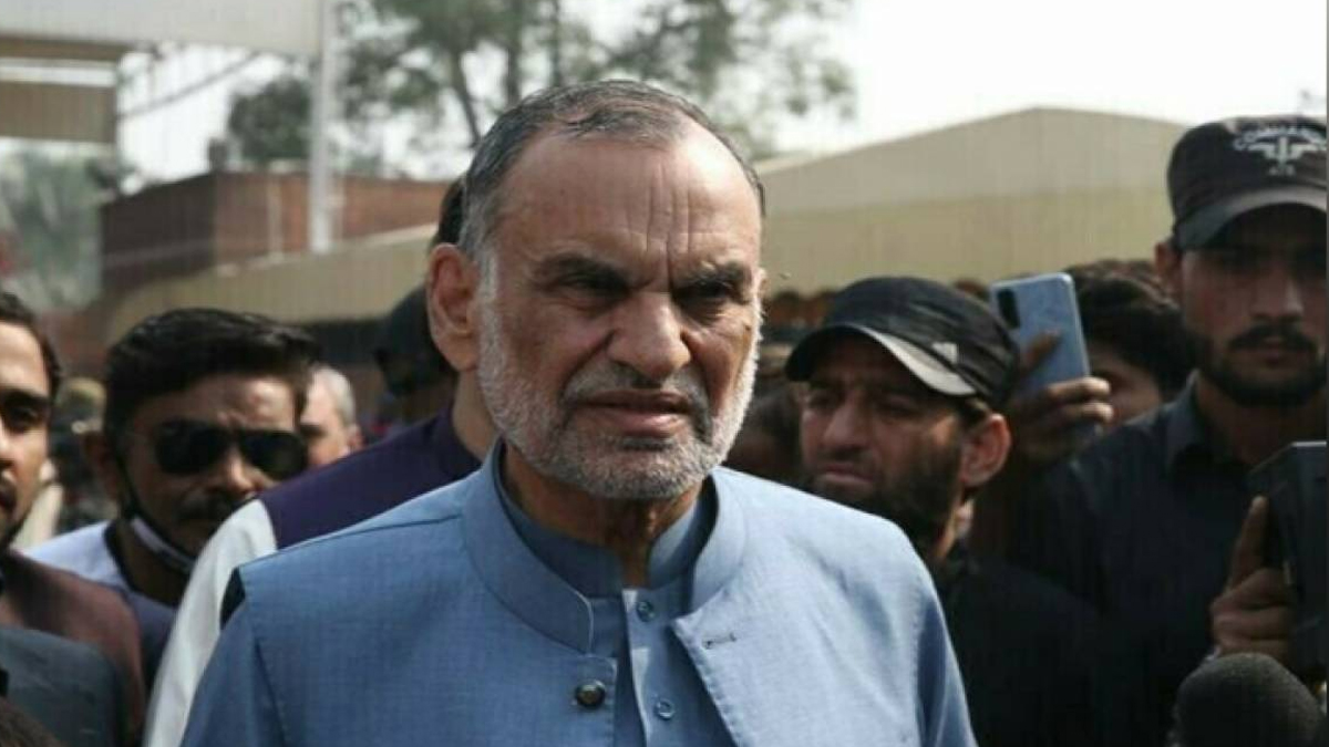 پولیس نے سندھ میں اعظم سواتی کے خلاف دائر کیس واپس لے لیا