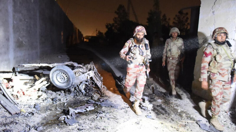 ایران سے دہشت گردوں کے حملے میں چار فوجی شہید