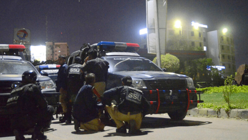 پاکستان سیکیورٹی فورسز نے ٹی ٹی پی کے حملے کے بعد کراچی پولیس آفس کو کلیئر کر دیا