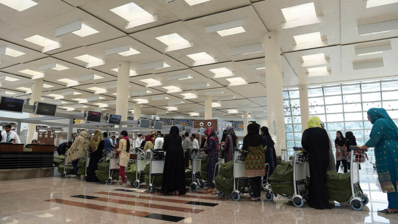 حکومت نے تین بڑے ہوائی اڈوں کی آؤٹ سورسنگ شروع کر دی