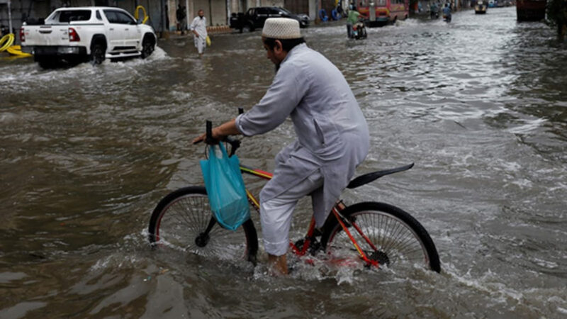 ملک میں شدید بارشوں کے باعث وزیراعظم کا الرٹ رہنے کا حکم