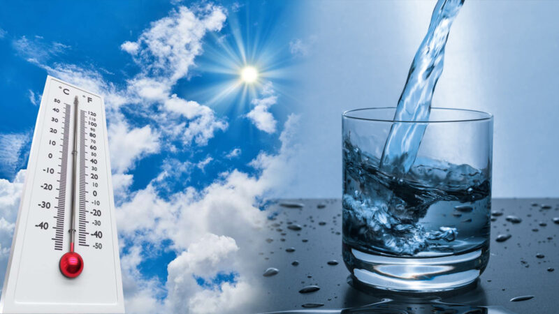 گرمیوں میں روزانہ کتنے گلاس پانی پینا چاہیے؟