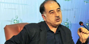 پی ٹی آئی نے راجہ ریاز، نور عالم سمیت گیارہ افراد کو پارٹی سے نکال دیا