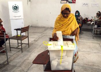سینیٹ نے ای سی پی پر زور دیا کہ وہ مضبوط جمہوریت کے لیے وقت پر انتخابات کرائے