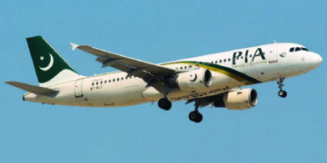 مالی بحران کی وجہ سے پی ائی اے کی پروازیں منسوخ, تنخواہوں میں تاخیر 01