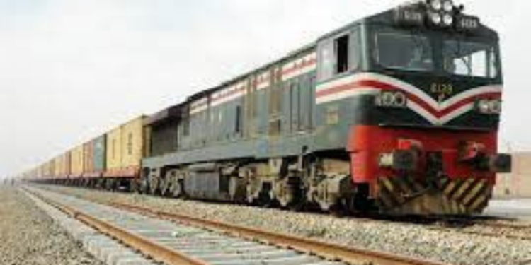 پاکستان ریلوے دو مسافر ٹرینیں بحال کرے گا۔