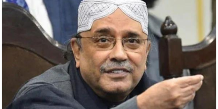 "پیپلز پارٹی کے آصف علی زرداری نے سیٹوں کی ایڈجسٹمنٹ کو سختی سے مسترد کر دیا، 2024 کے انتخابات میں آزاد الیکشن لڑنے کا وعدہ کیا"