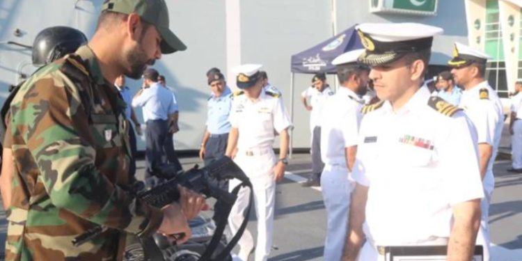 پاکستان اور عمان نے مشترکہ بحری مشقوں سے دوستی کو مزید مضبوط کیا۔