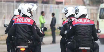 ڈولفن پولیس نے لاہور میں ڈکیتی کی کوشش ناکام بنا دی، دکاندار کے بہادر نے جرم ناکام بنا دیا، دو گرفتار