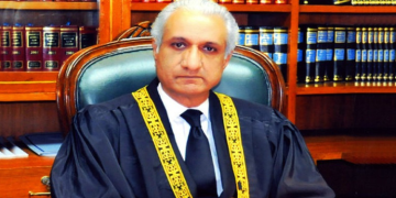 سپریم کورٹ کے جسٹس اعجاز الاحسن نے تنازع کے درمیان استعفیٰ دے دیا