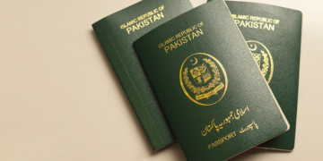 اکستانی پاسپورٹ ایک اور سال کے لیے عالمی سطح پر چوتھا بدترین پاسپورٹ ہے۔