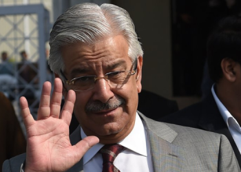 خواجہ آصف نے مسلم لیگ ن کی لچک کا اعادہ کیا اور نواز شریف کے ساتھ کھڑے ہیں