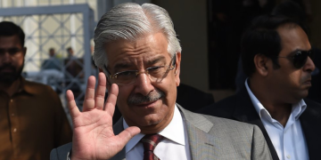 خواجہ آصف نے مسلم لیگ ن کی لچک کا اعادہ کیا اور نواز شریف کے ساتھ کھڑے ہیں