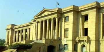 سندھ ہائی کورٹ نے تعلیمی بحران سے نمٹنے کے لیے 2640 سرکاری اسکول دوبارہ کھولنے کا حکم دے دیا۔