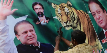 لاہور میں نواز شریف کے جلسے میں اصلی شیر لایا گیا، قائد کے حکم پر تیزی سے واپس