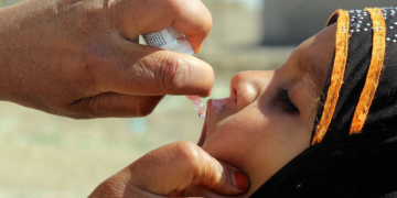 متعدد اضلاع میں پولیو وائرس کا پتہ چلا بچوں کی حفاظت کے لیے پولیو کے قطرے پلانے کا فوری مطالبہ