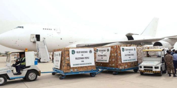 پاکستان نے غزہ کی امداد کے لیے چوتھی امدادی کھیپ بھیجی۔