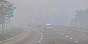 پنجاب، کے پی اور بالائی سندھ کے کمبل میدانی علاقوں میں مسلسل گھنی دھند