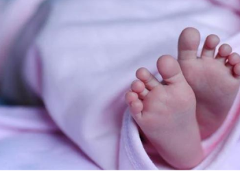 کراچی میں نوزائیدہ بچوں کی اسمگلنگ کے الزام میں خاتون گرفتار