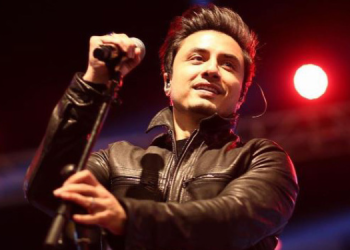 کیا علی ظفر پی ایس ایل 9 کا ترانہ گانا چاہتے ہیں؟