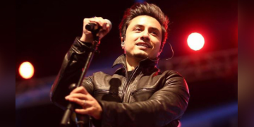 کیا علی ظفر پی ایس ایل 9 کا ترانہ گانا چاہتے ہیں؟