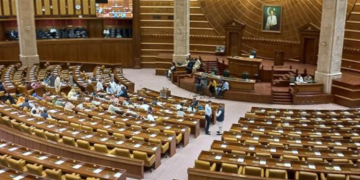 تاریخی افتتاح پنجاب اسمبلی کے پہلے اجلاس میں نئے اراکین اسمبلی کا استقبال