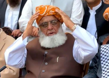 جے یو آئی (ف) نے انتخابی نتائج مسترد کرتے ہوئے ن لیگ کو اپوزیشن بنچوں میں مدعو کیا