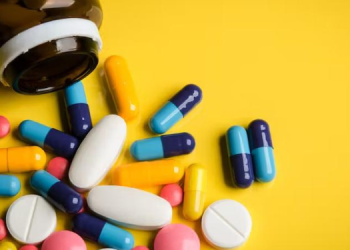 زندگی بچانے والی ادویات کی قیمتوں میں اضافہ، مہنگائی سے متاثرہ شہریوں پر اثر انداز