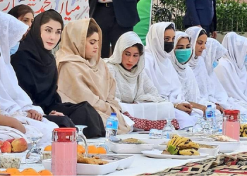 مریم نواز کی کوٹ لکھپت جیل میں قیدیوں کے ساتھ افطاری