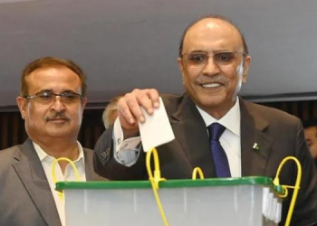 آصف علی زرداری نے صدارتی انتخابات کے آغاز کے ساتھ ہی 18ویں ترمیم کی منظوری میں کردار واضح کر دیا