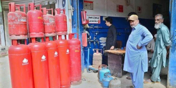 ایل پی جی کی قیمتوں میں اضافہ خاندانوں پر بوجھ بڑھ گیا