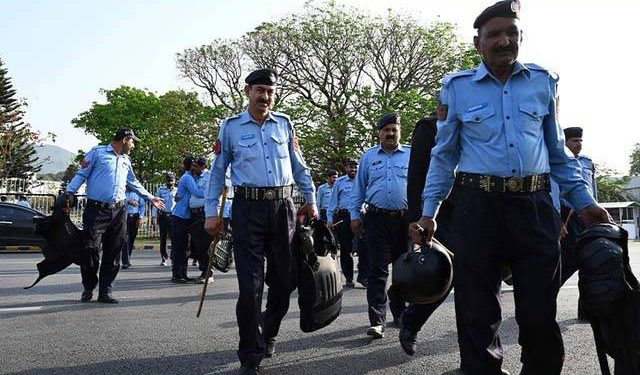 راولپنڈی میں یوم پاکستان پریڈ کی سیکیورٹی کے لیے دفعہ 144 نافذ کر دی گئی۔
