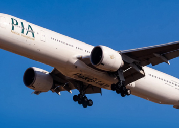 نیوی گیشن سسٹم کی خرابی کے بعد پی آئی اے کی پرواز کراچی میں کامیابی کے ساتھ لینڈ کر گئی۔