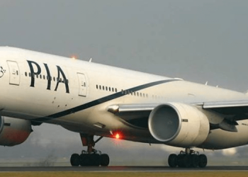 ٹیکنیکل فالٹ گراؤنڈز پاکستان انٹرنیشنل ایئر لائنز کی پرواز پی آئی اے (1)