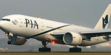 ٹیکنیکل فالٹ گراؤنڈز پاکستان انٹرنیشنل ایئر لائنز کی پرواز پی آئی اے (1)