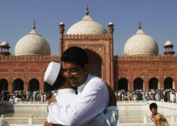 پاکستان اس سال عید الفطر 2024 میں چھ چھٹیوں کا لطف اٹھائے گا