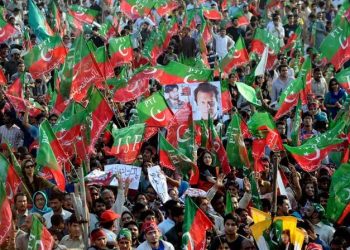 تحریک انصاف نے کراچی جلسہ ایک ہفتہ کے لئے موخر کر دیا