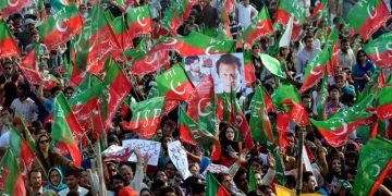 تحریک انصاف نے کراچی جلسہ ایک ہفتہ کے لئے موخر کر دیا