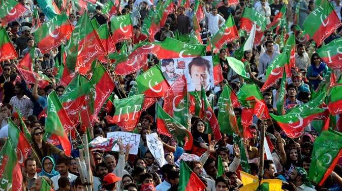 تحریک انصاف نے کراچی جلسہ ایک ہفتہ کے لئے موخر کر دیا