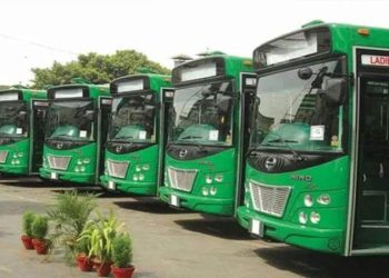 وزیر اعظم شہباز شریف کا کراچی کے لئے 150 بسوان کا اعلان