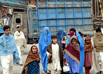 پاکستان کا افغان مہاجرین کے رجسٹریشن کارڈز کی میعاد میں توسیع کا اعلا