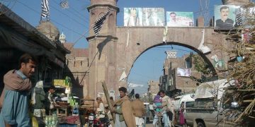 بنوں میں ہزاروں مظاہرین کا دھرنا جاری، جانئے تازہ ترین حالات