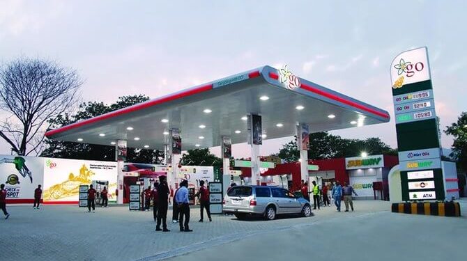 حکومت نے تیل کی قیمتوں کا تعین تیل کی کمپنیوں کے حوالے کرنے کا فیصلہ کیا