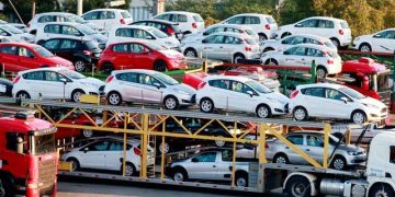 کیا بیرون ملک پاکستانی گاڑیاں درآمد کر سکتے ہیں؟